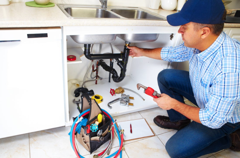 Homeowners: What to Ask When Hiring a Plumber in Aurora